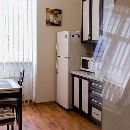 Apartment On Valova Street Lviv Bagian luar foto