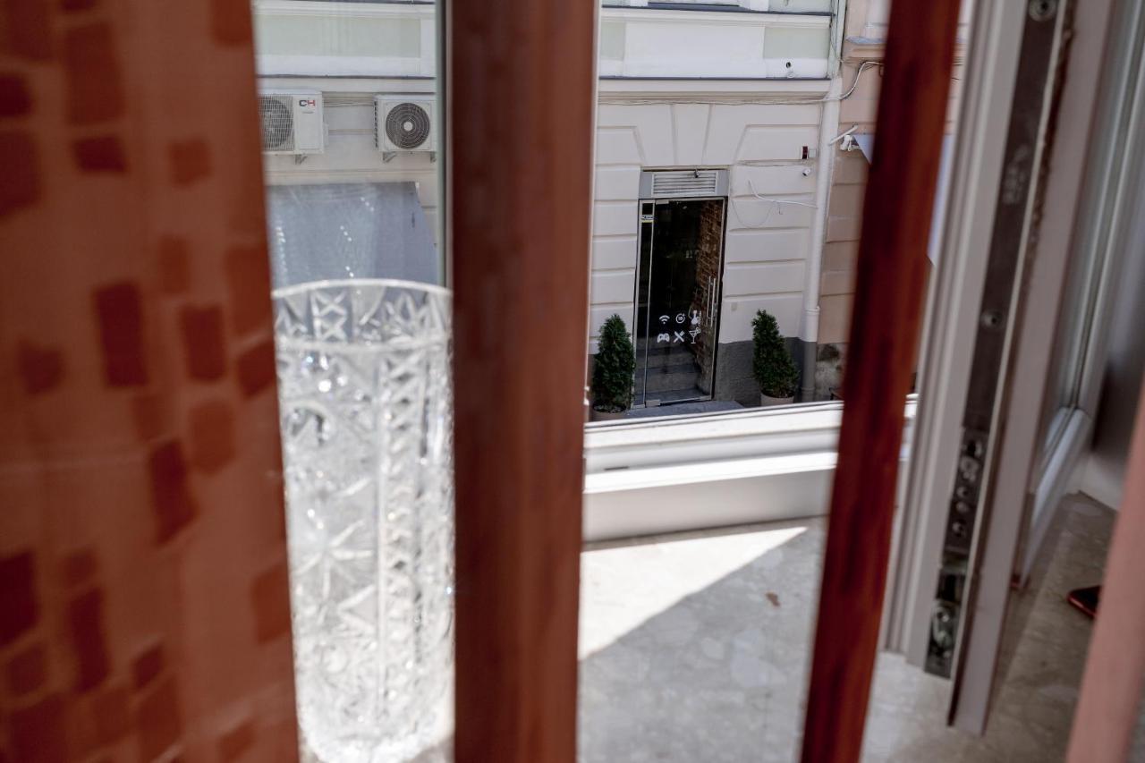 Apartment On Valova Street Lviv Bagian luar foto
