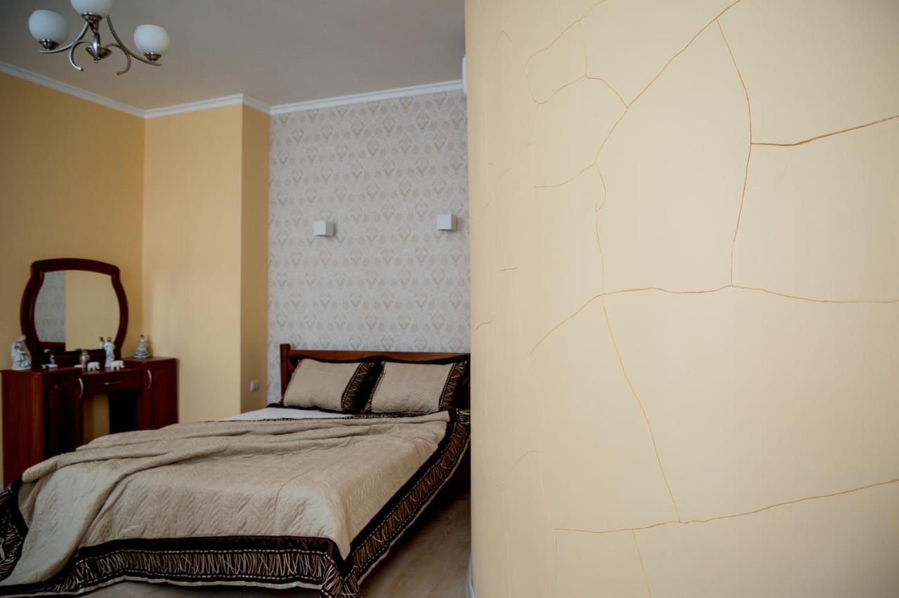 Apartment On Valova Street Lviv Bagian luar foto